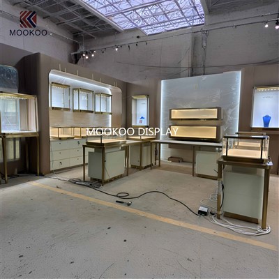 LuxeHue moduli: rang-baranglik bilan - markazlashtirilgan olamni yaratish