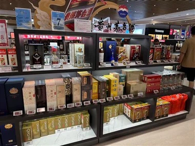 Savdo markazi parfyumeri kioskorning to'lovsiz do'kon