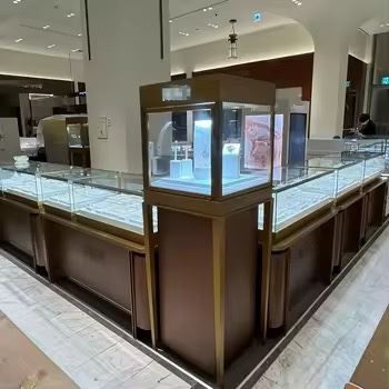 Savdo markazini bezash zargarlik buyumlari kiosk dizayni
